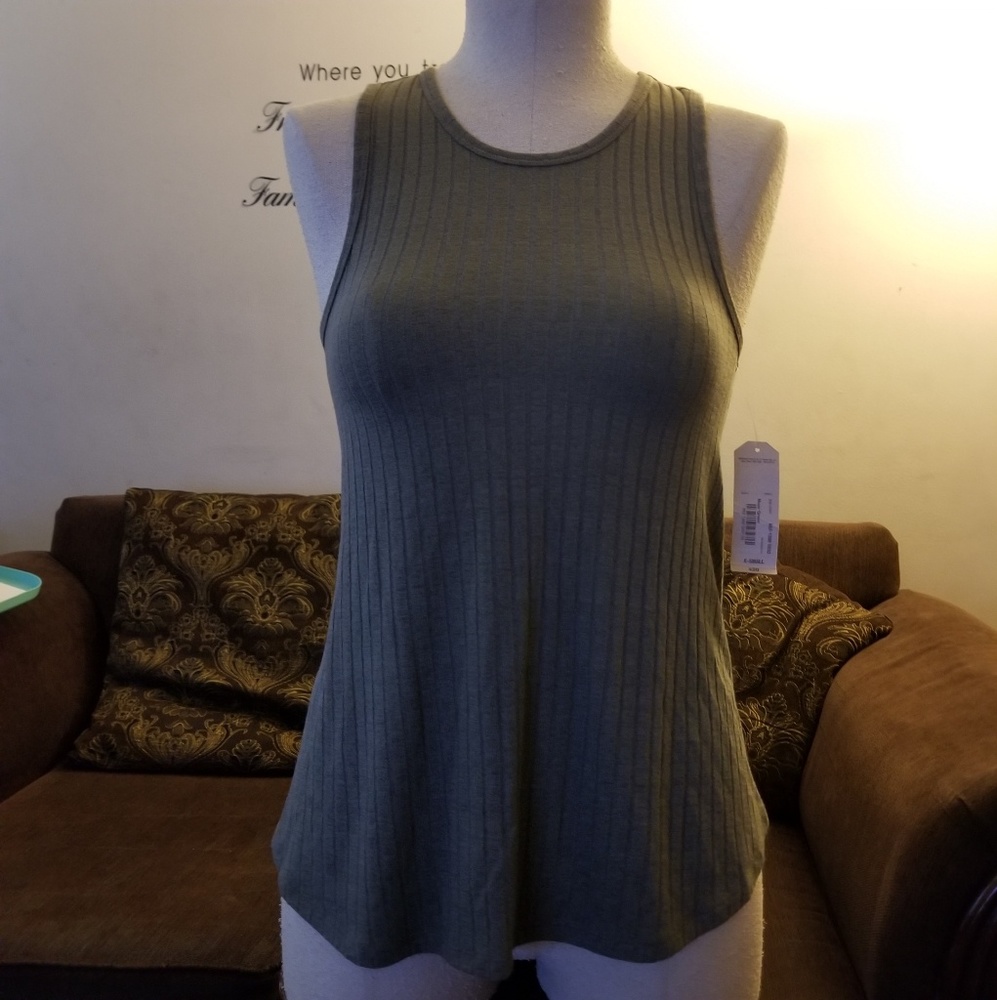 Arizona Olive Xtra Small Tunic Top NWT - Picture 1 of 6